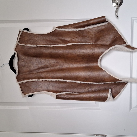 [M] Faux leather/ shearling Vest - Picture 2 of 3